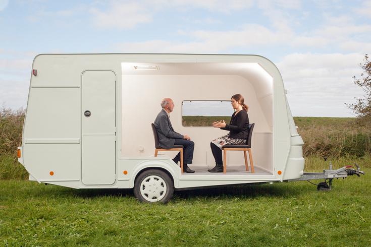 Listening Project - Set Design - Wohnwagen - Dialog